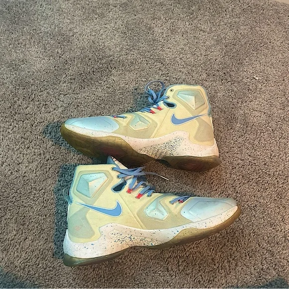 Nike | Shoes | Nike Lebron 3 Christmas 215 | Poshmark display picture 3
